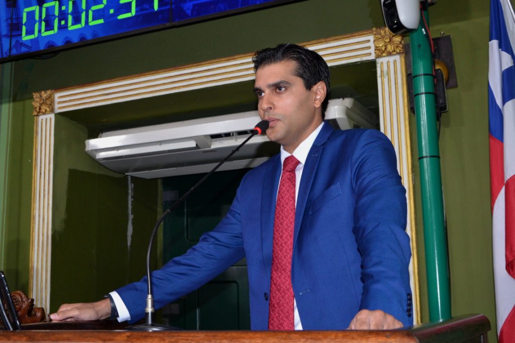 Alexandre Aleluia propõe aumento da idade máxima da frota de veículos por aplicativos